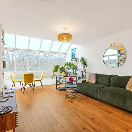 Filled With Light 1br W Balcony, Centre Apartamento