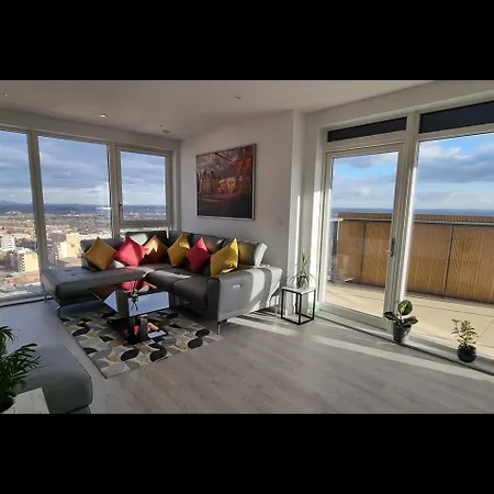 Shared-luxury Next To Heathrow