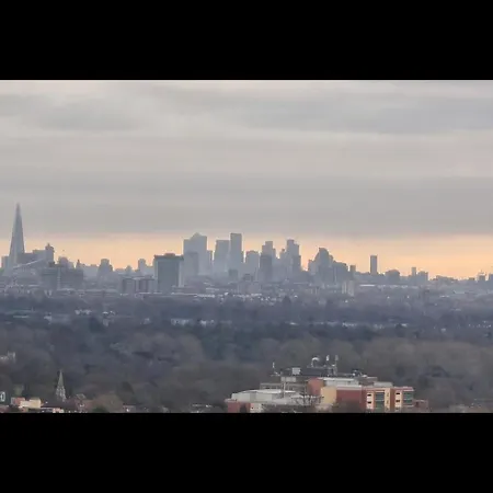 Homestay Shared-luxury Next To Heathrow *