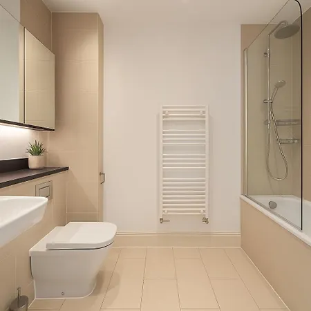 דירה 1 Bed With Balcony In Bow *