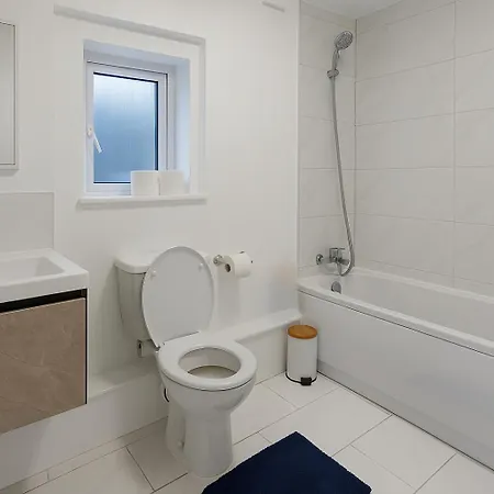 Spacious 4br Near Abba Stadium Tube -zone 2 Londres