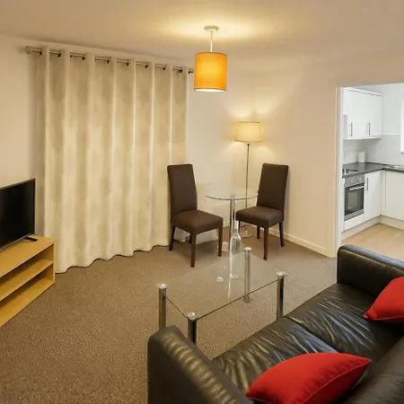 Сasa de vacaciones Spacious 4br Near Abba Stadium Tube -zone 2 Londres
