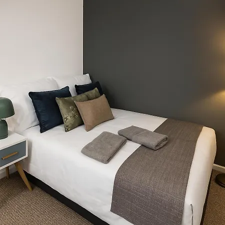 Сasa de vacaciones Spacious 4br Near Abba Stadium Tube -zone 2 *