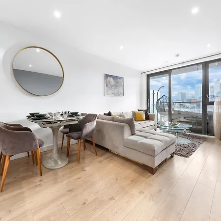 Spacious Modern 2br In The Heart Of *