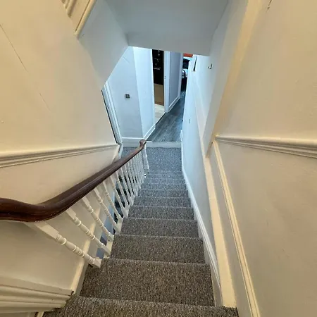 Modern 2-Bed Apartment, 8Min To Stratford Station, Sleeps 6 Apartment London