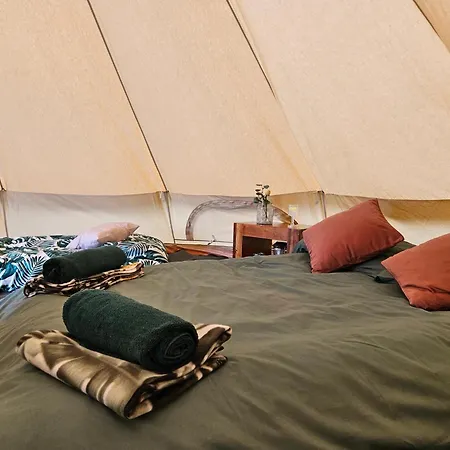 Luxury tent Readers Field Glamping Great Sampford