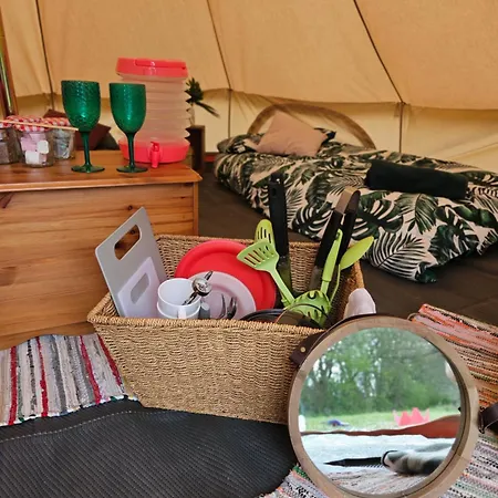 Luxury tent Readers Field Glamping