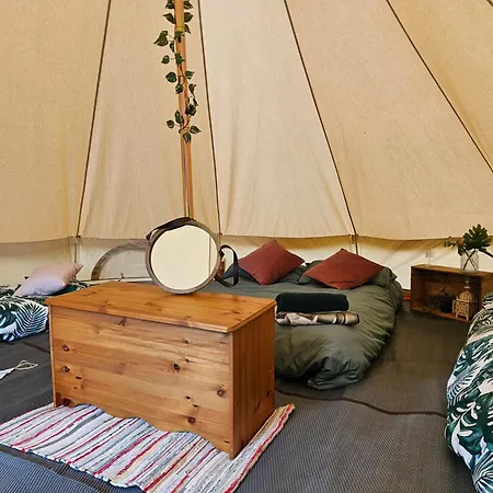 Readers Field Glamping