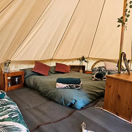 Luxury tent Readers Field Glamping