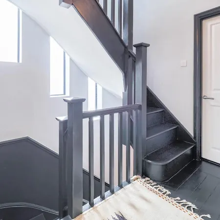 Modern Family With Garden And Parking In Kensal * London