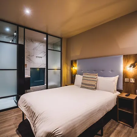 Euston Square 3*