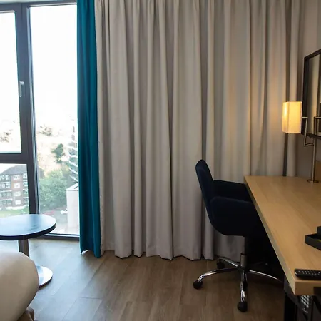 Novotel London 4*