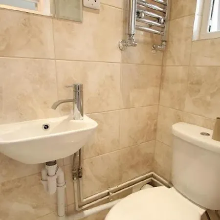 Renovated 4 Bed Flat In Islington Apartment