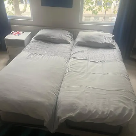 Apartment Renovated 4 Bed Flat In Islington *