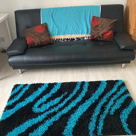 Renovated 4 Bed Flat In Islington *
