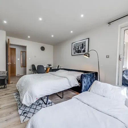 Apartment Canary Wharf O2 Excel Flat With Parking & Balcony London