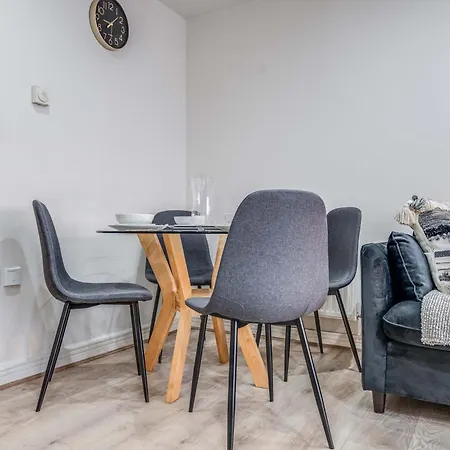 Canary Wharf O2 Excel Flat With Parking & Balcony Apartment London