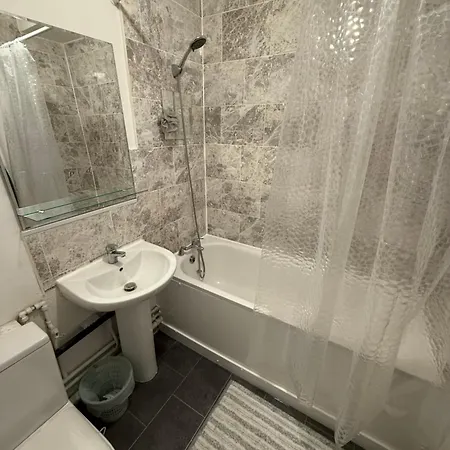Cosy Victorian Guest Homestay *
