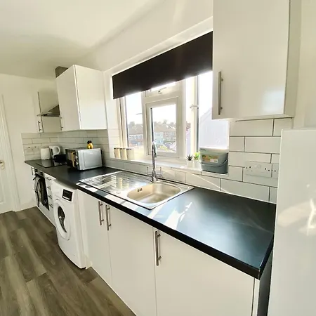 Bright Loft 30min To Apartment London