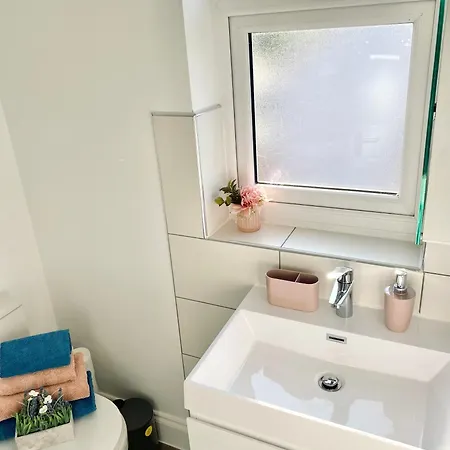 Bright Loft 30min To * London