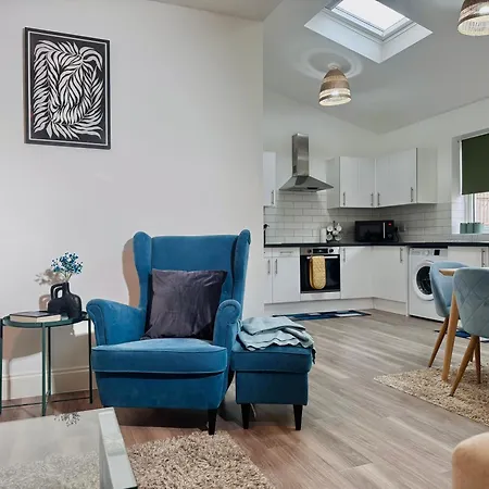 Cosy 1-bed Flat 30min To & Parking Apartment *