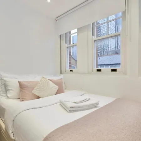 3 X Bedroom Riverside Flat With Hot Tub On Roof Terrace * London