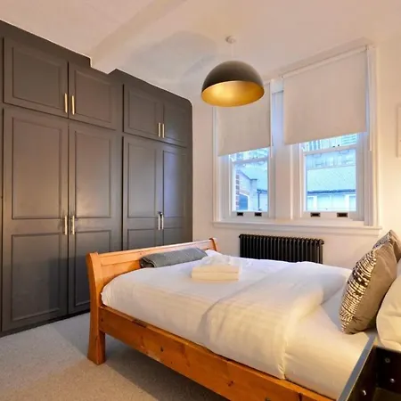 3 X Bedroom Riverside Flat With Hot Tub On Roof Terrace