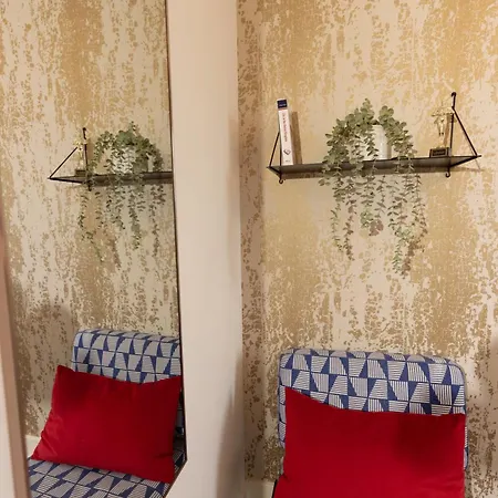Stylish 3 Bed Near Downtown & Free Parking Apartment *