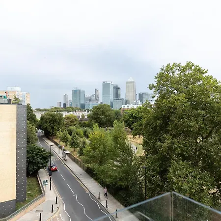 Apartment Stylish 3 Bed Near Downtown & Free Parking London