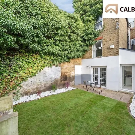 Urban Hideaway, Private Garden, 2 Mins To Station London