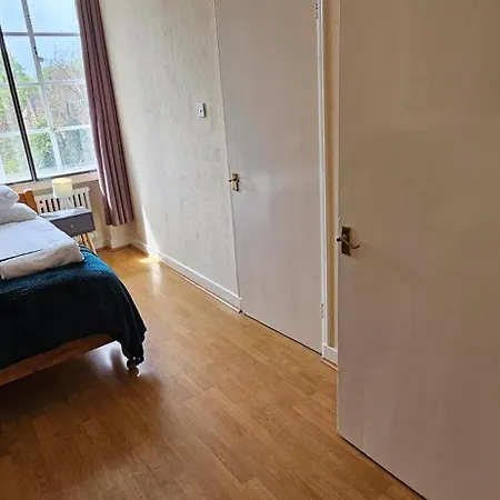 Apartment Elegant 1-Bed Flat, Sleeps 5, London Nw6 - 5 Mins To Jubilee, Bakerloo & Overground Lines *