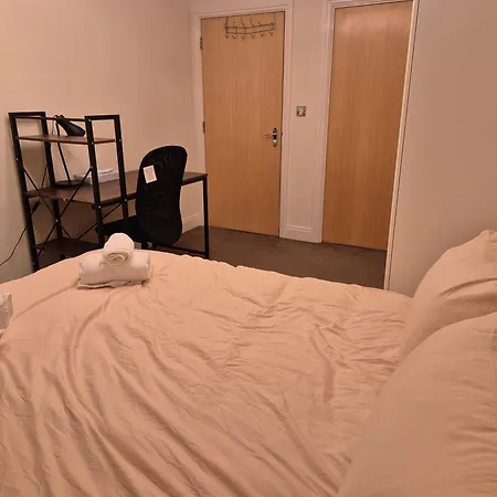 Apartment Chatworths Court London