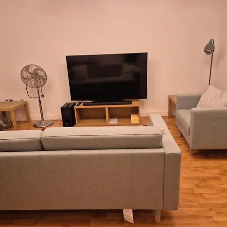 Apartment Chatworths Court
