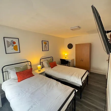 Modern 2-Bed Apartment, 8Min To Stratford Station, Sleeps 6