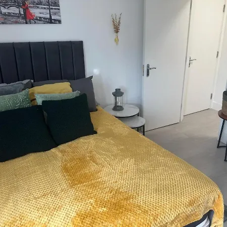 Spacious With Separate The Kitchen 4a Apartment