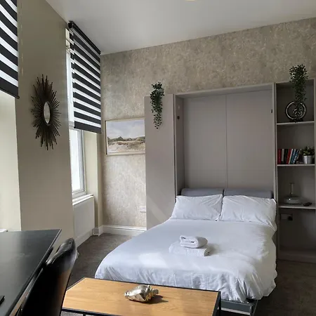 Apartment 8 London