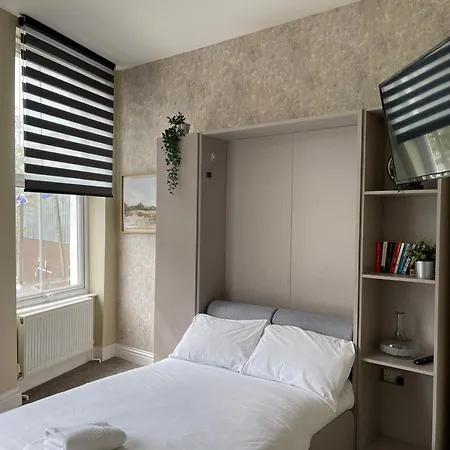 8 Apartment *