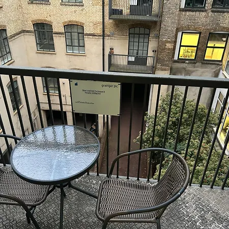 Luxury 2br In Apartment