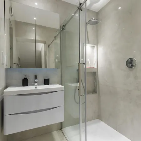 Stunning 3bd With Garden & Free Parking