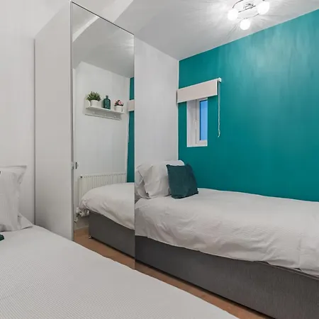 Stunning 3bd With Garden & Free Parking