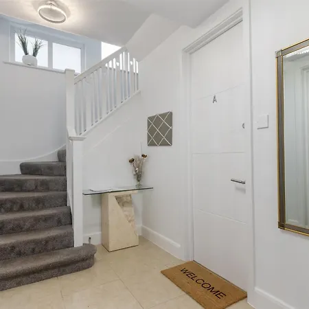 Stunning 3bd With Garden & Free Parking London