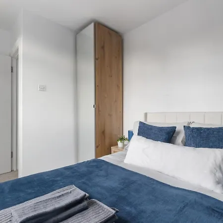 Stunning 3bd With Garden & Free Parking