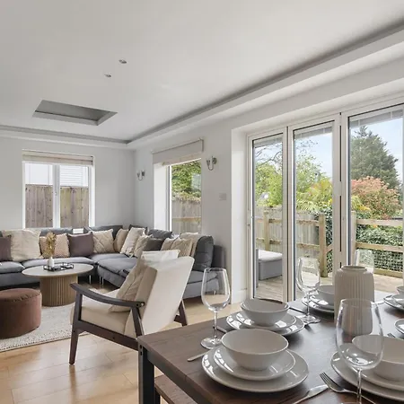 Apartment Stunning 3bd With Garden & Free Parking London