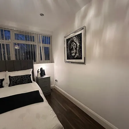 Luxury 2 Bed In Kingscross, St Pancras! With Parking *