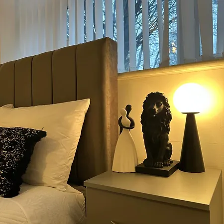 Luxury 2 Bed In Kingscross, St Pancras! With Parking * London