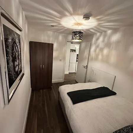 Luxury 2 Bed In Kingscross, St Pancras! With Parking * London