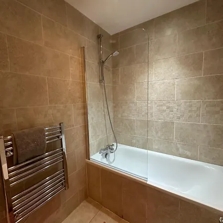Luxury 2 Bed In Kingscross, St Pancras! With Parking * London