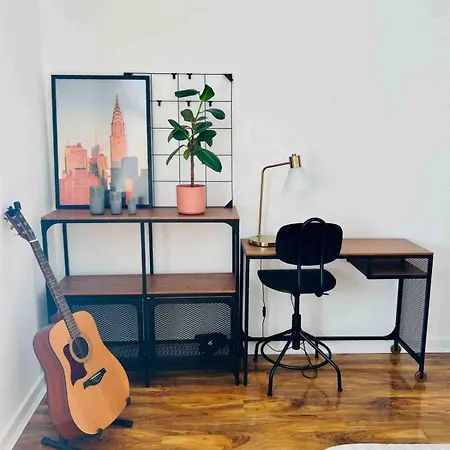 Cosy 1 Bedroom Flat Near Heathrow With Parking Apartment