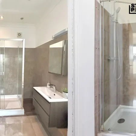 Large Town House Long Term * London