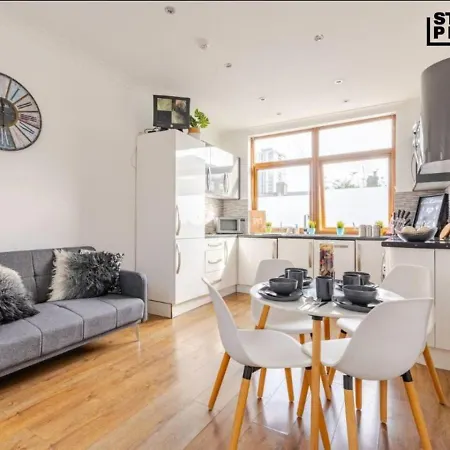 Semesterbostad Large Town House Long Term *